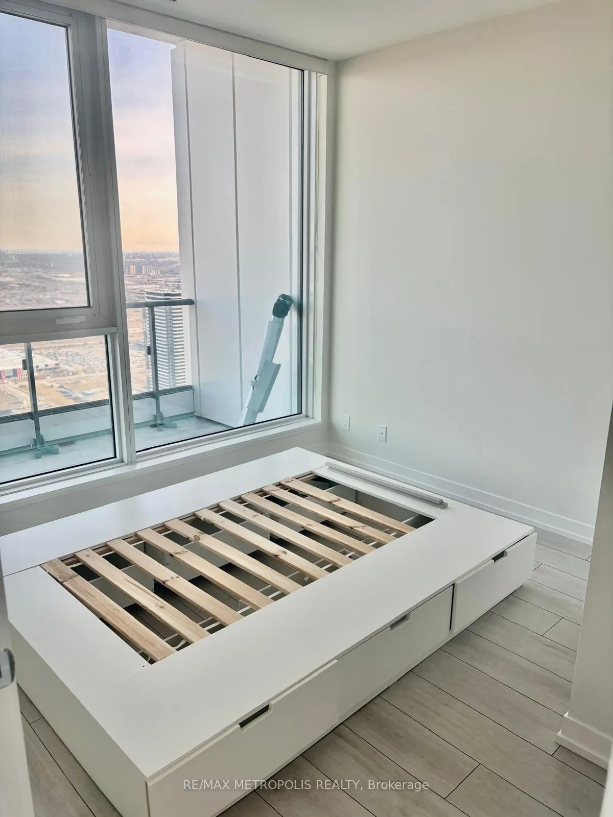 5 Buttermill Avenue, #PH08