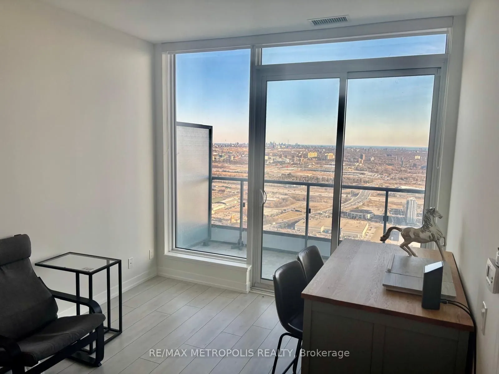 5 Buttermill Avenue, #PH08