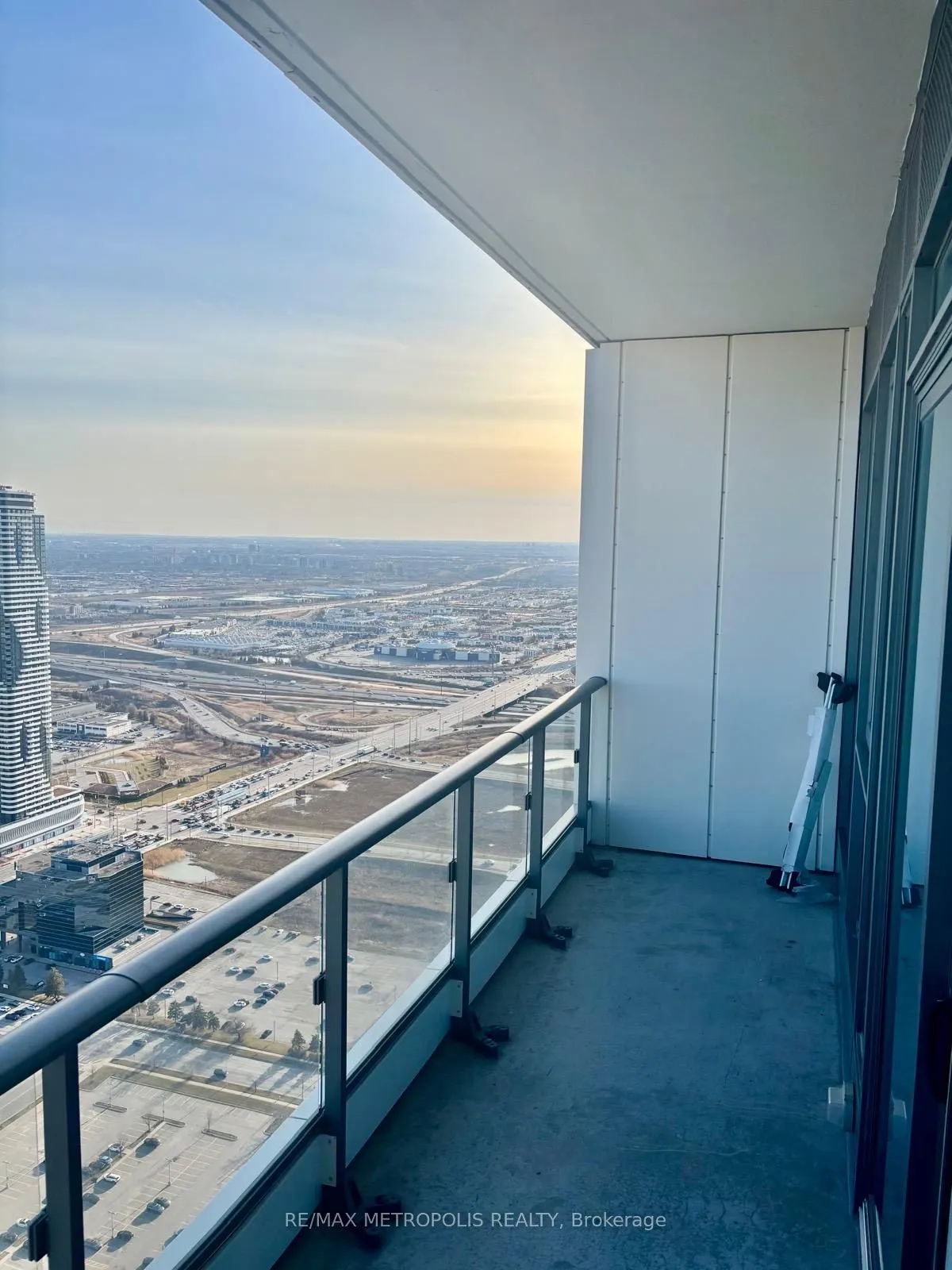 5 Buttermill Avenue, #PH08