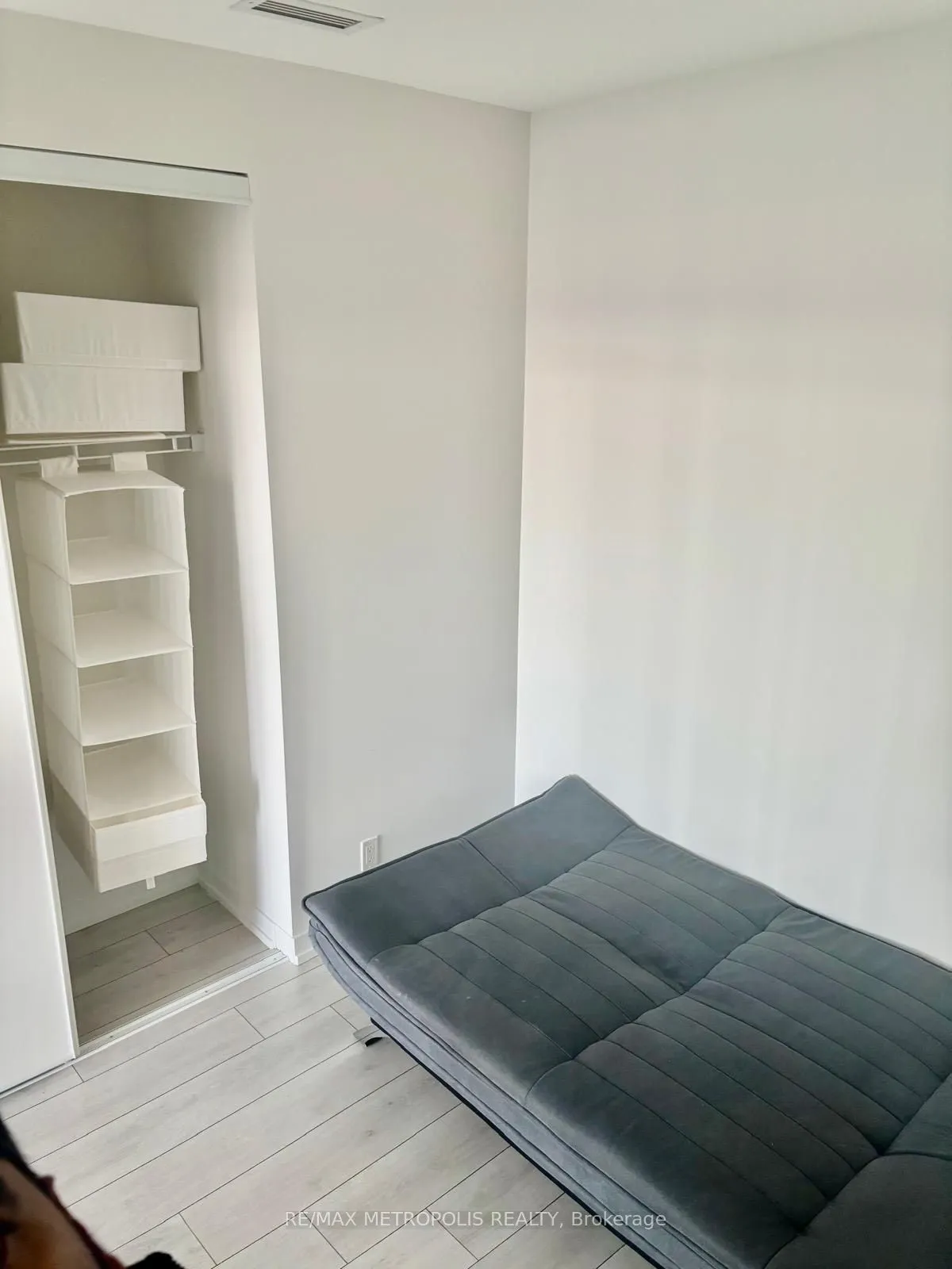 5 Buttermill Avenue, #PH08