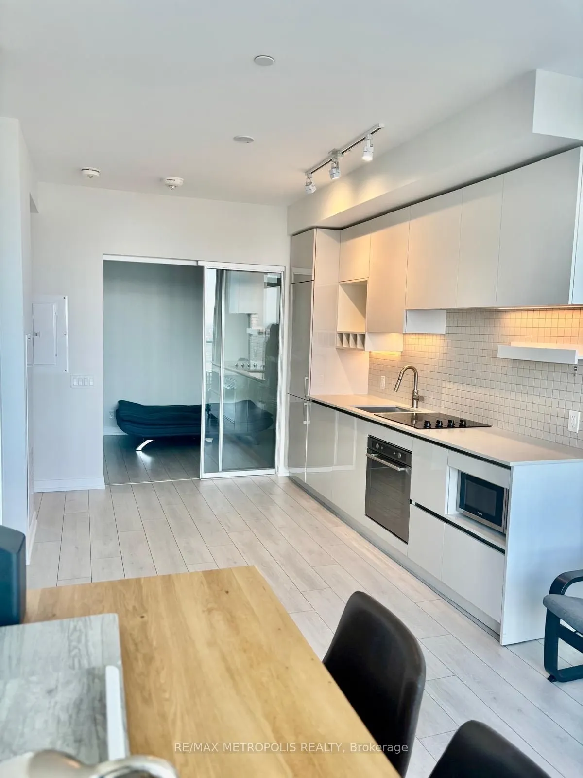 5 Buttermill Avenue, #PH08