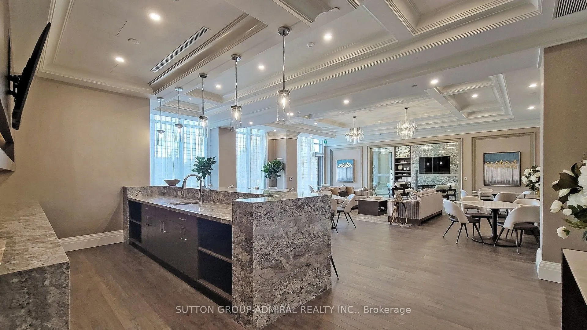 10 Gatineau Drive, #716