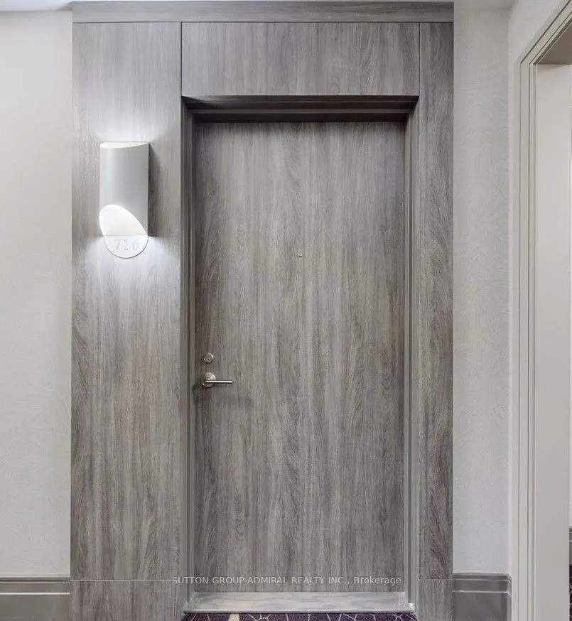 10 Gatineau Drive, #716