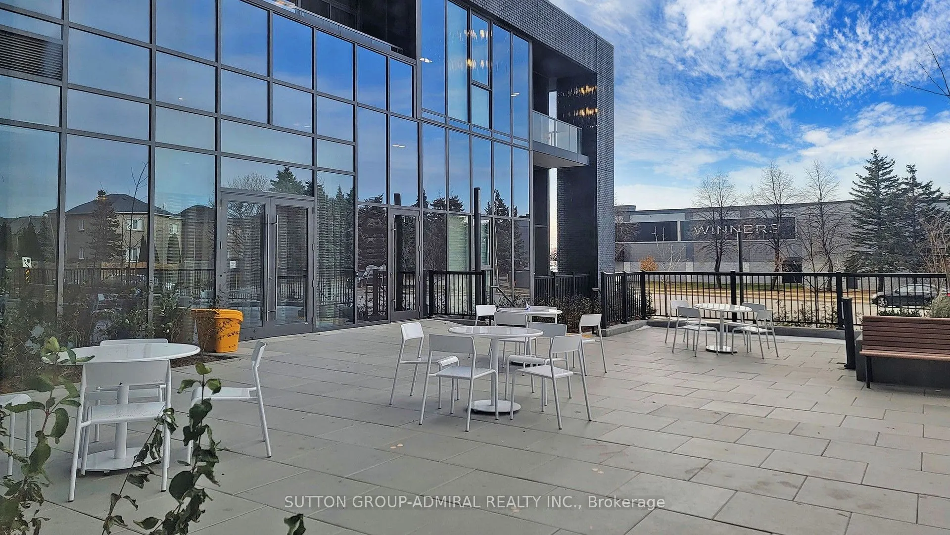 10 Gatineau Drive, #716