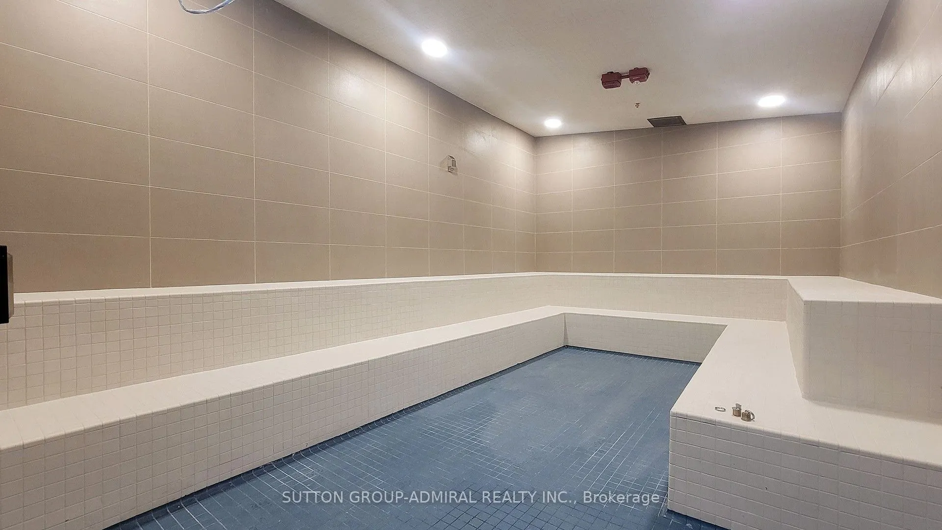 10 Gatineau Drive, #716