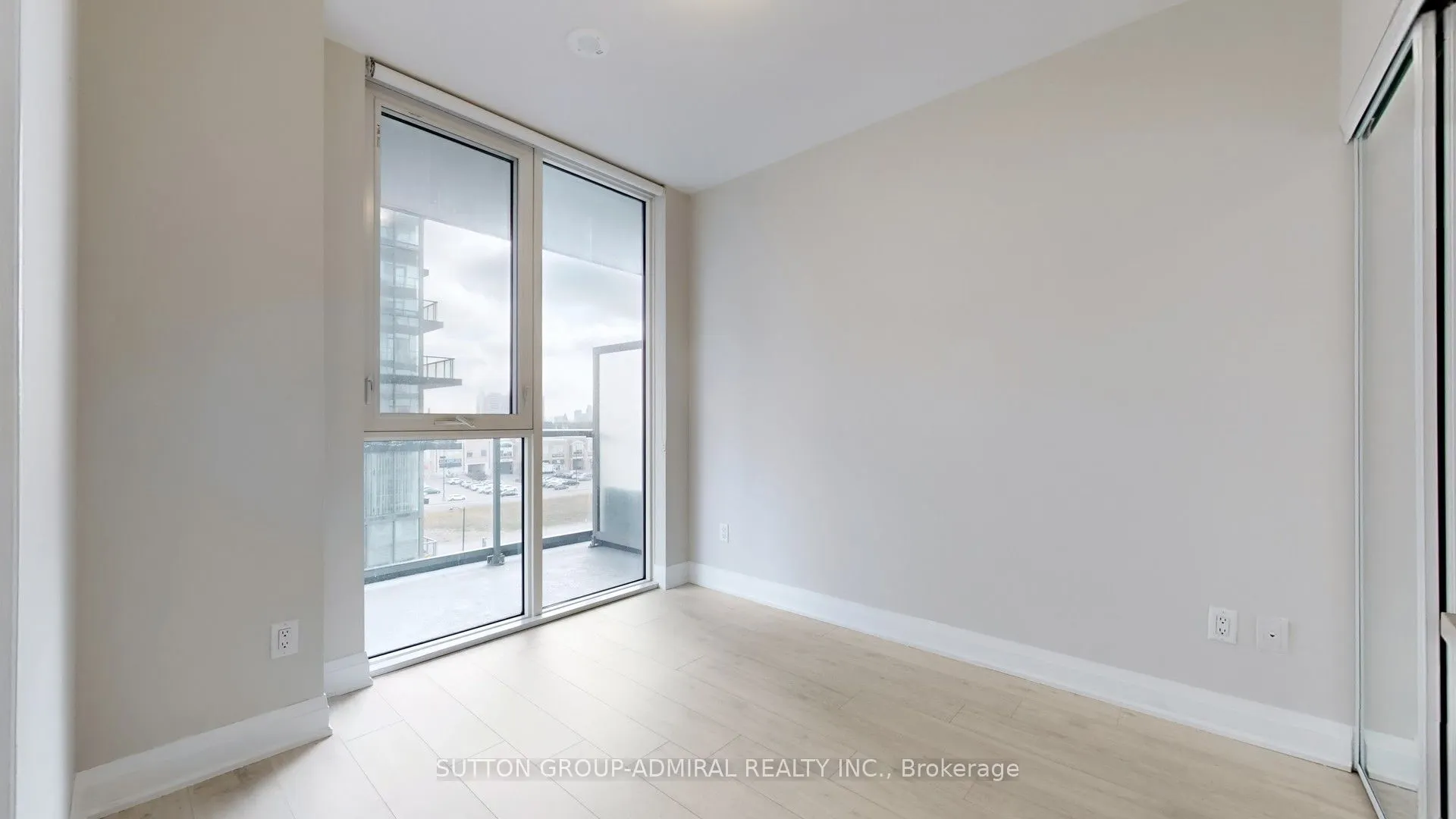 10 Gatineau Drive, #716