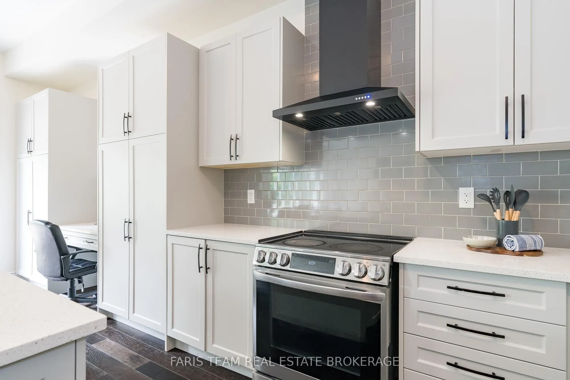 1425 Blackmore Street