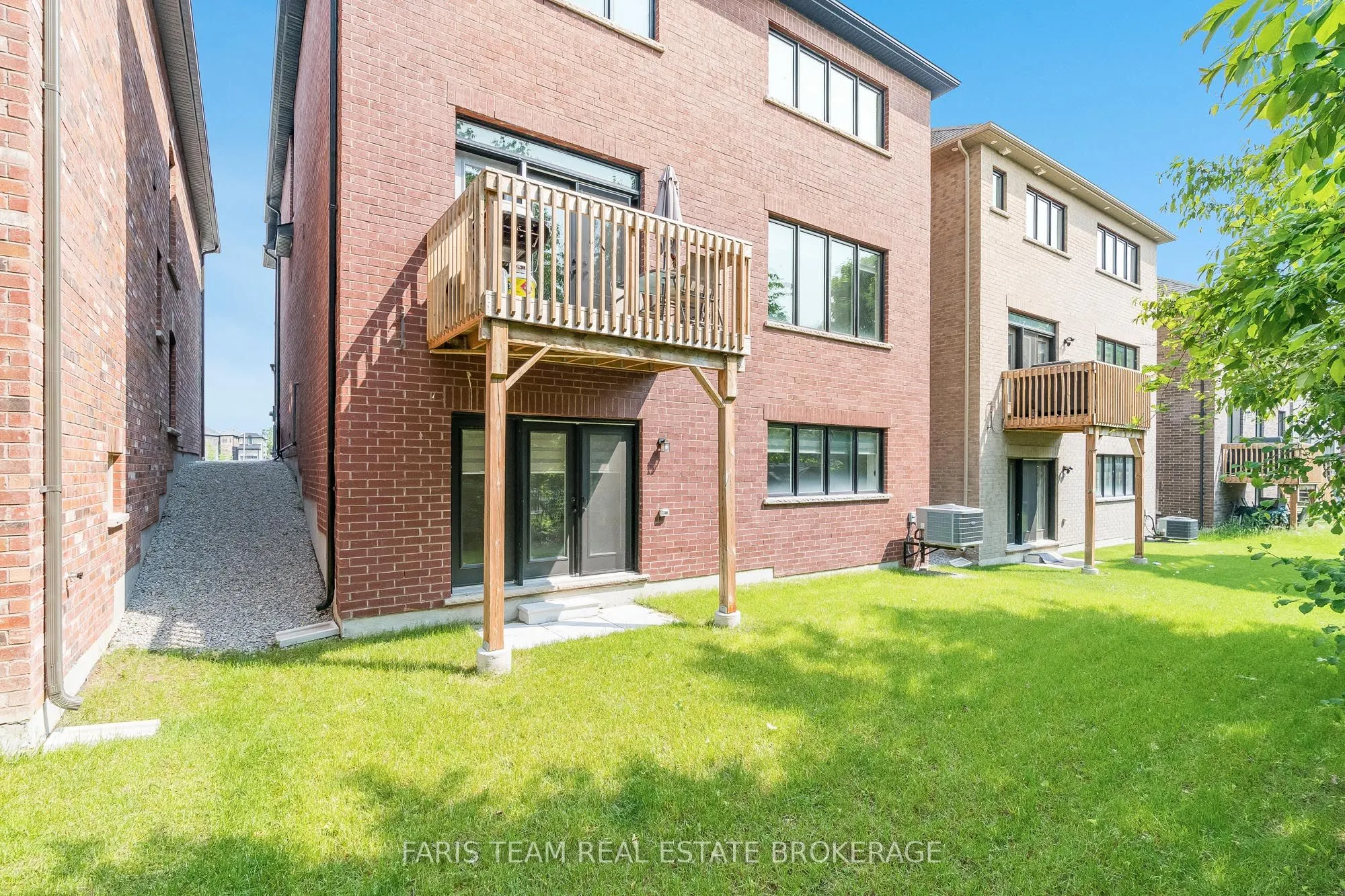 1425 Blackmore Street