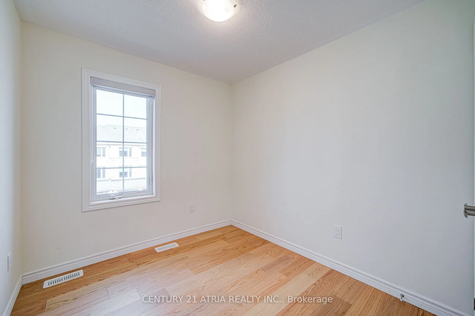 29 Thomas Frisby Jr Crescent