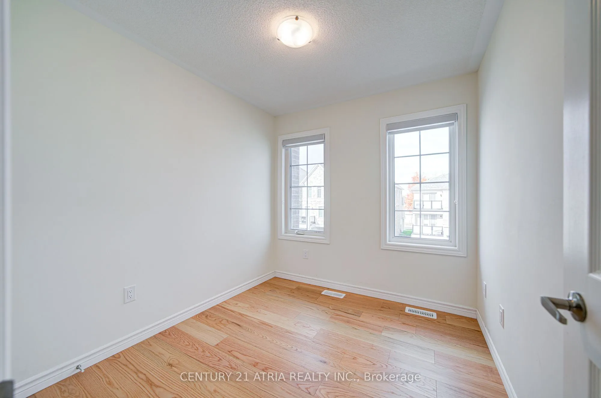 29 Thomas Frisby Jr Crescent