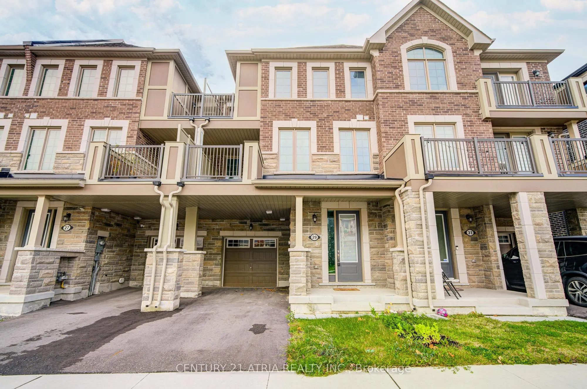 29 Thomas Frisby Jr Crescent