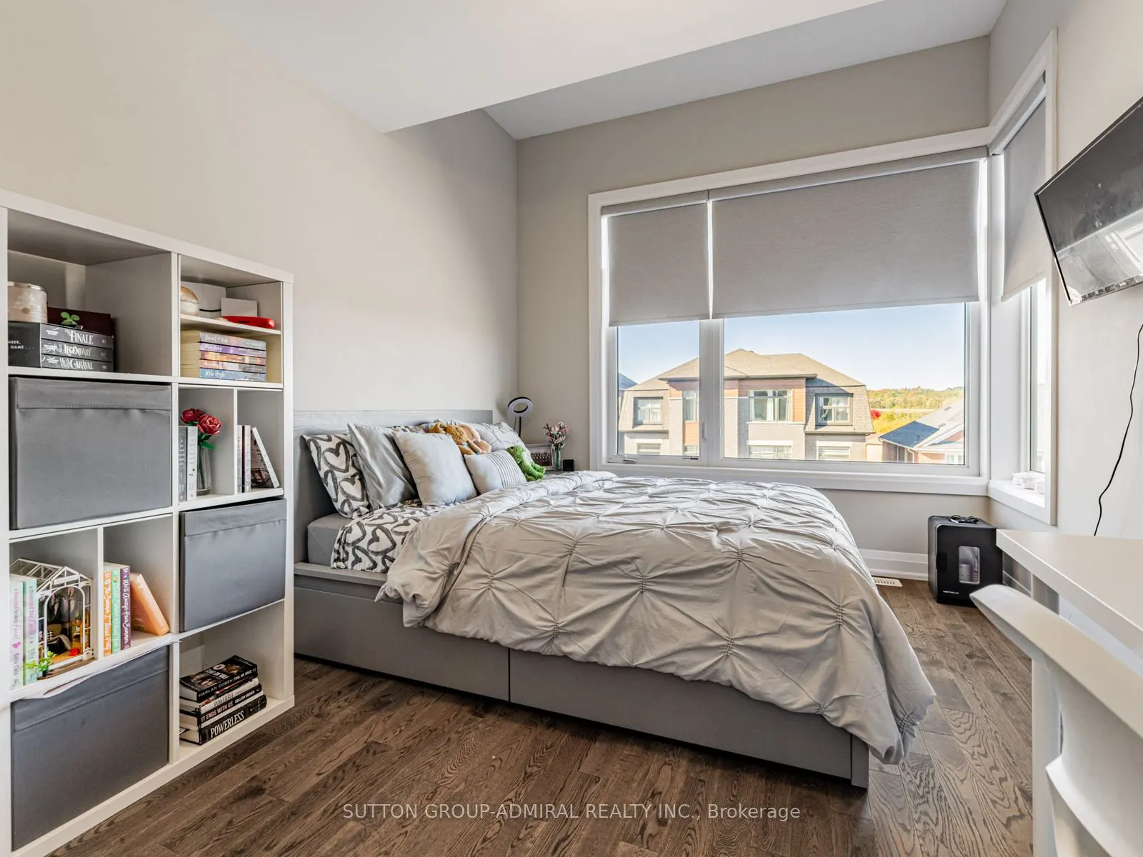 915 Isaac Phillips Way