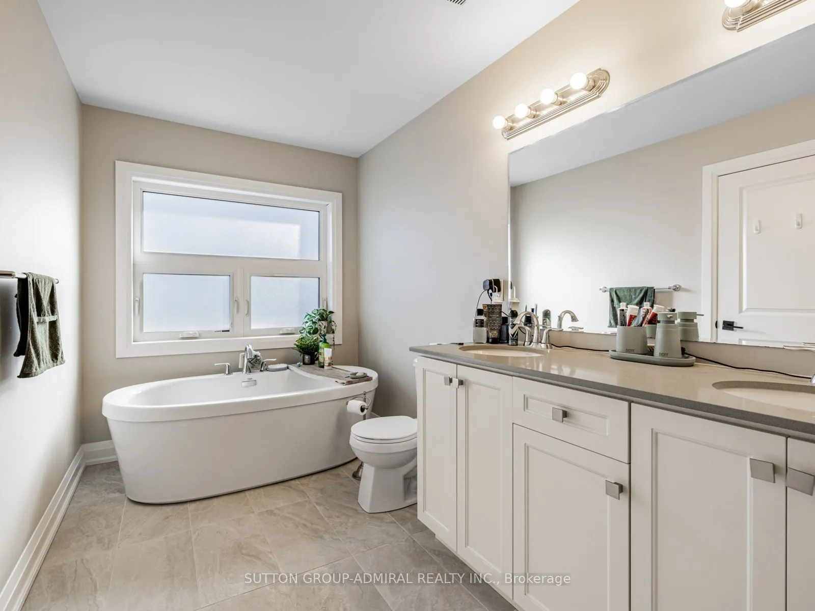 915 Isaac Phillips Way