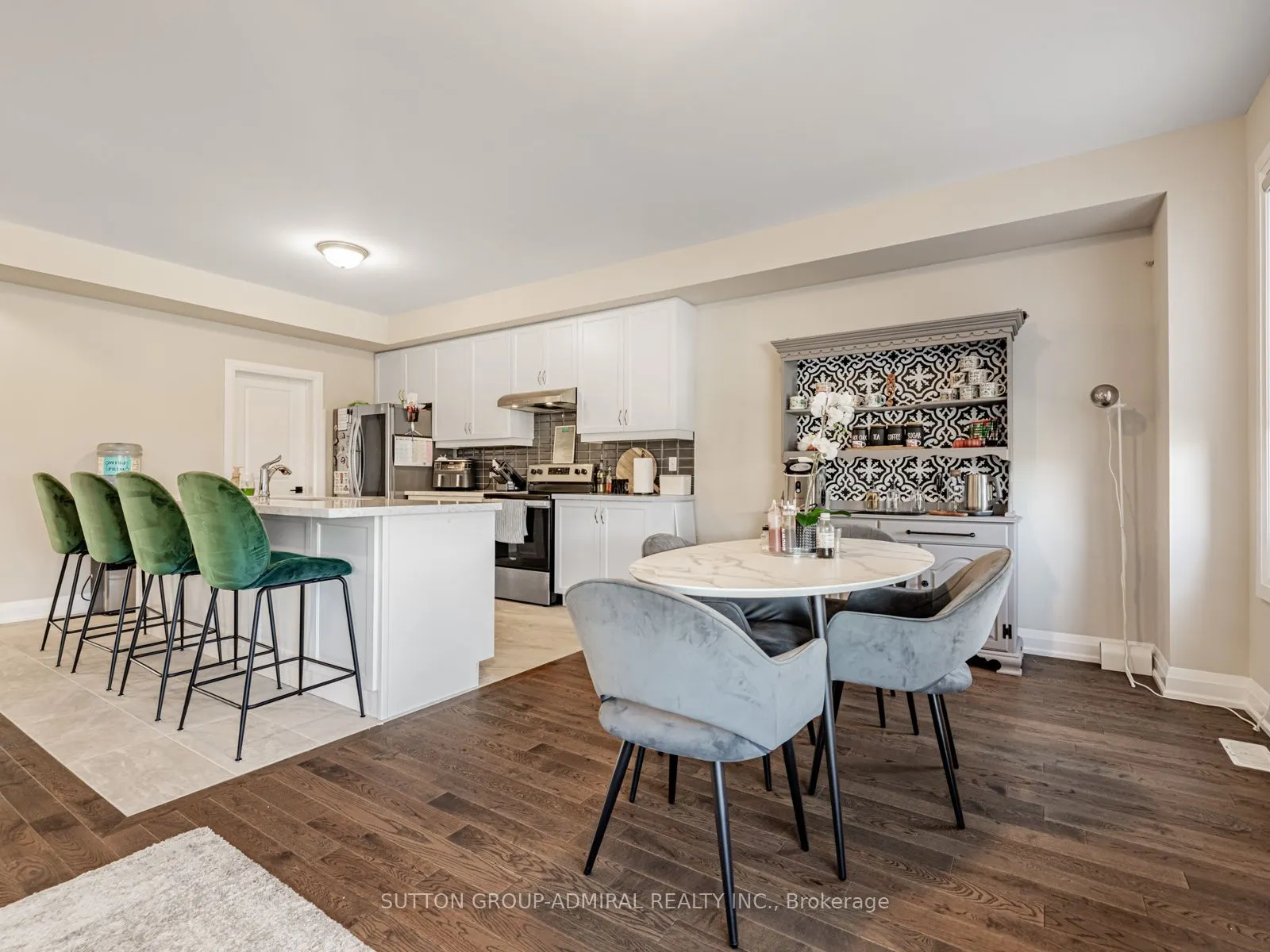 915 Isaac Phillips Way