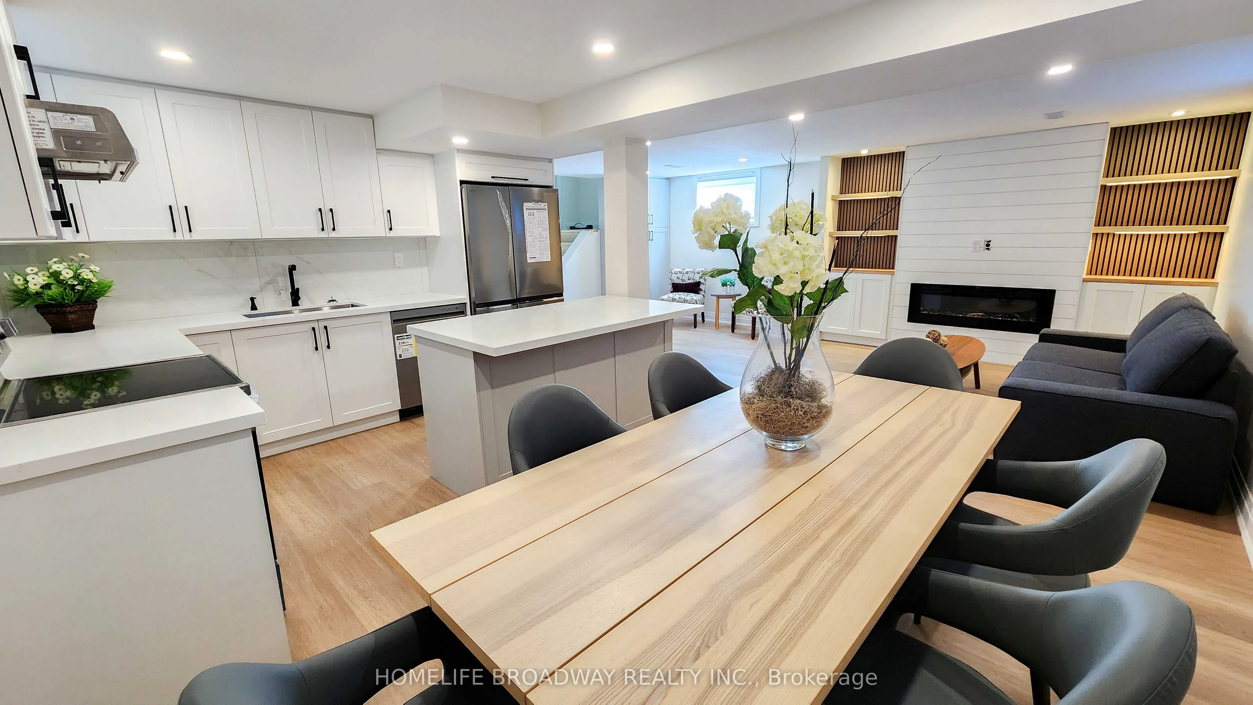 23 Southdale Drive, #(Lower)