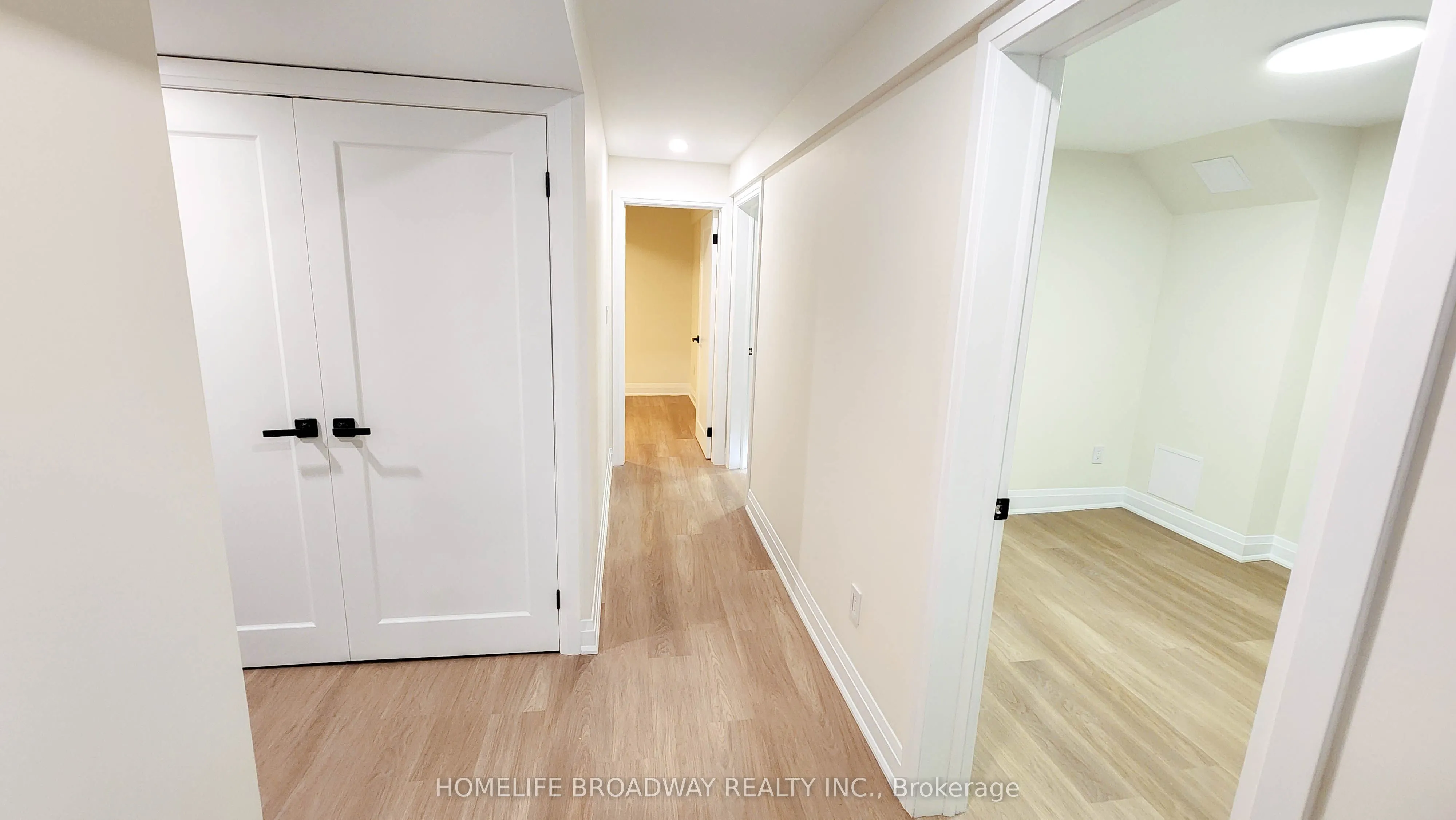 23 Southdale Drive, #(Lower)