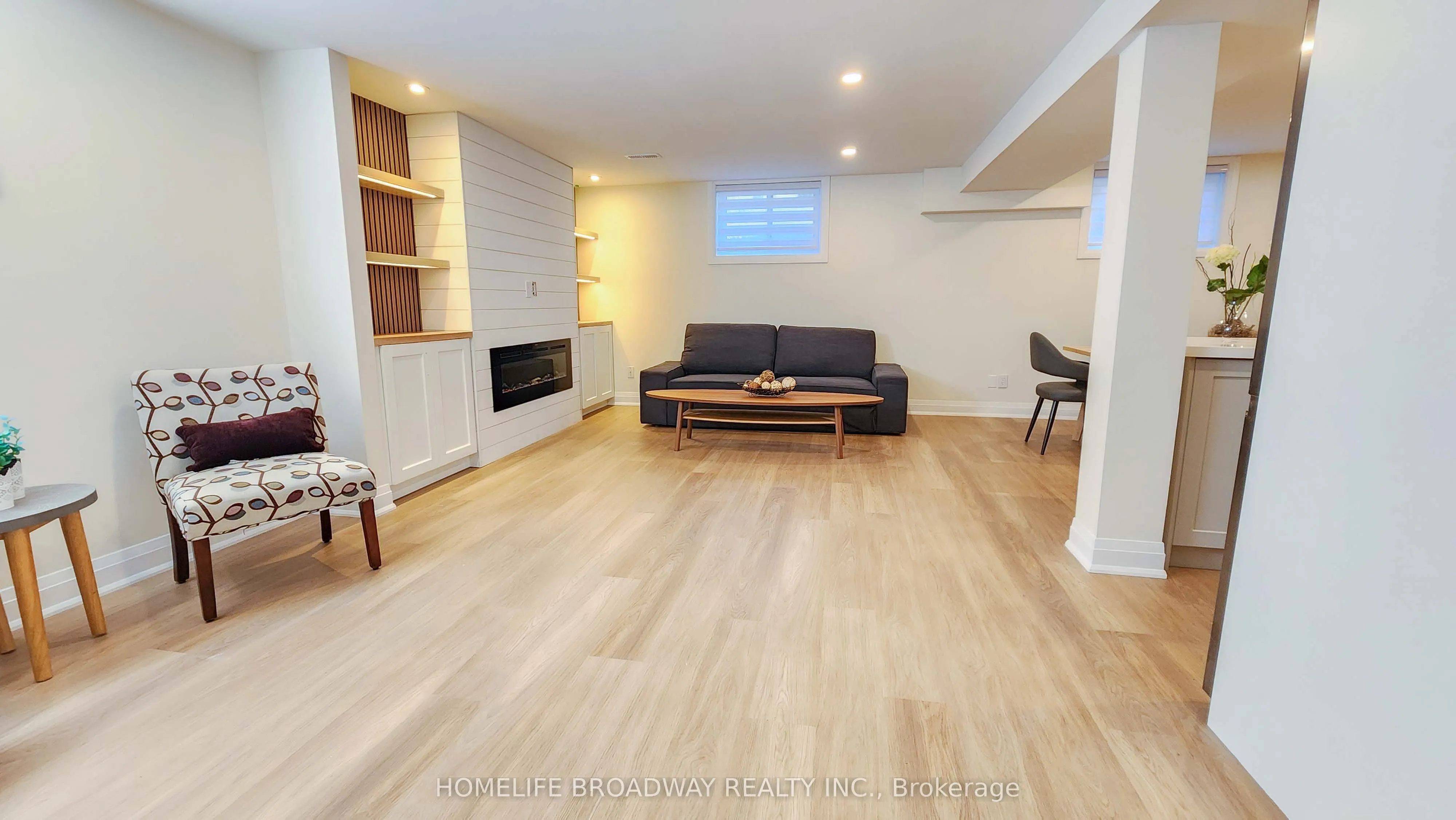 23 Southdale Drive, #(Lower)