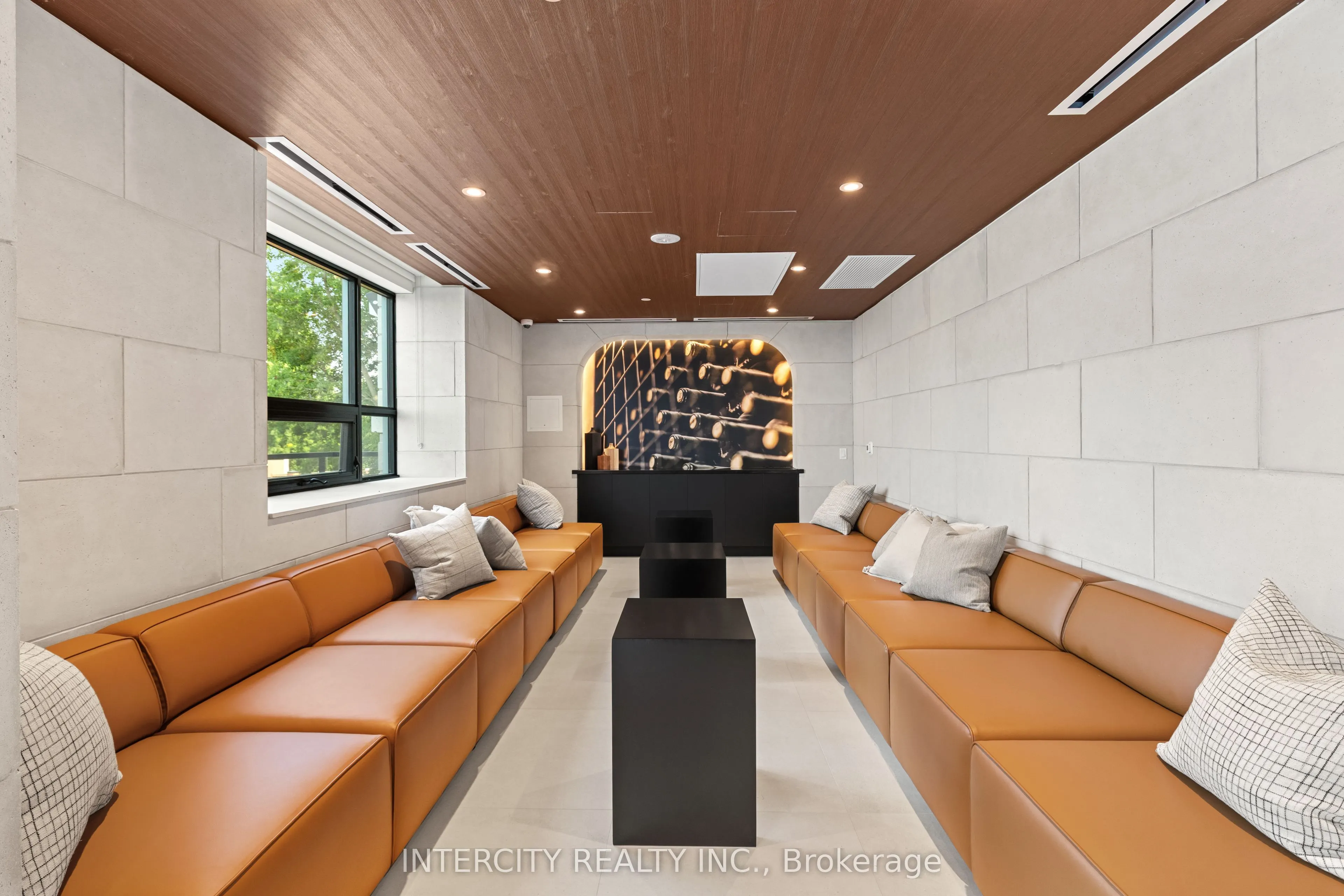 2075 King Road, #107