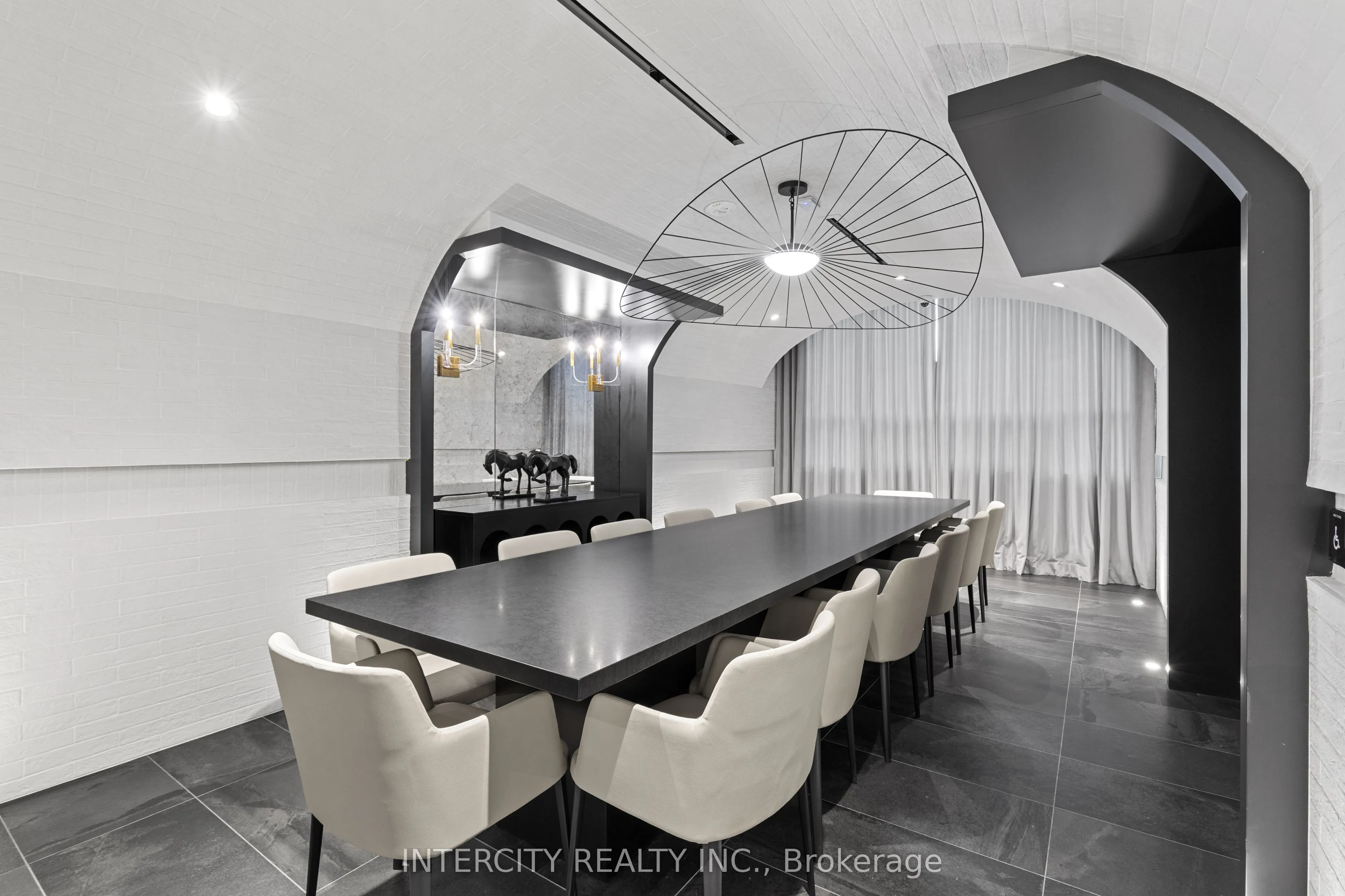 2075 King Road, #107