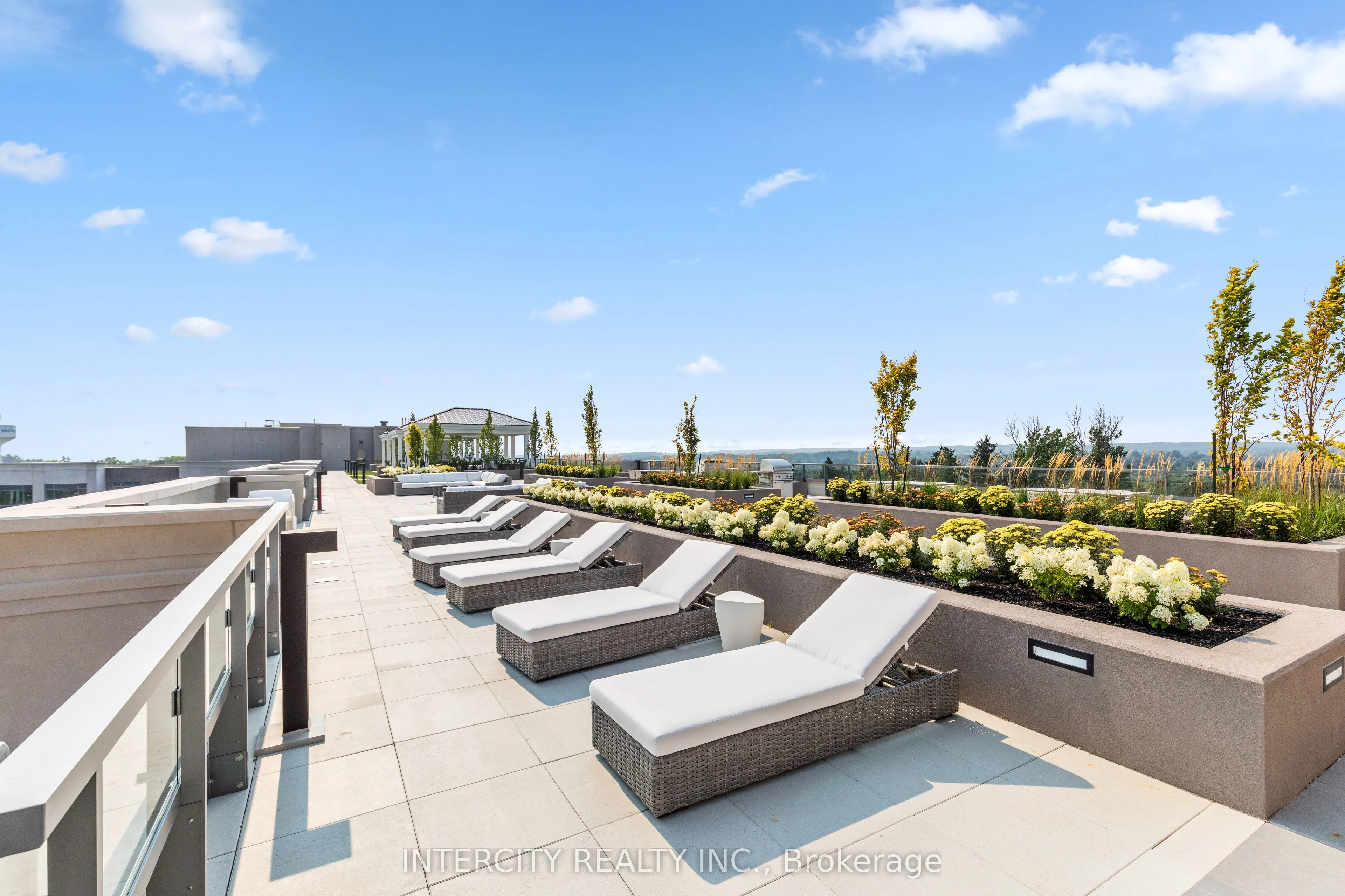 2075 King Road, #107