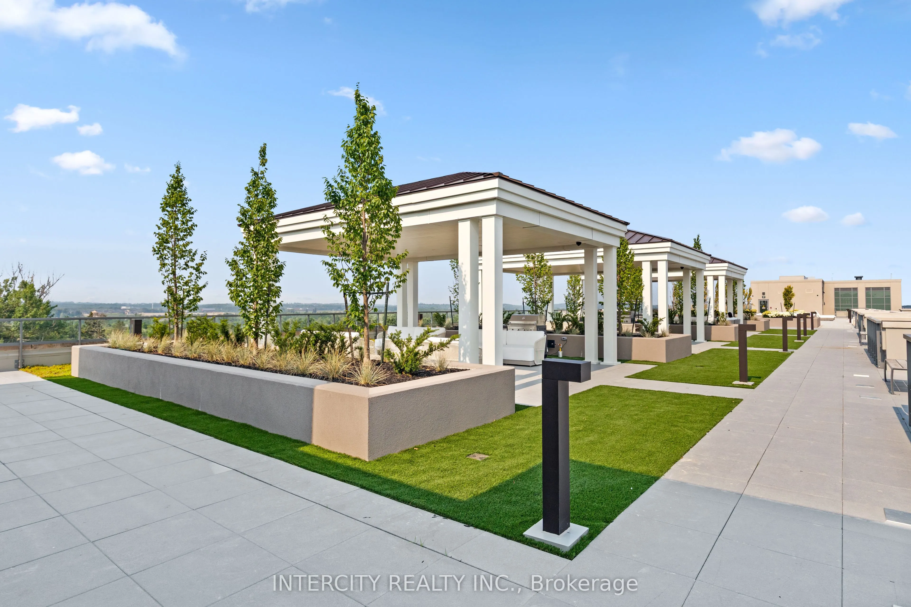 2075 King Road, #107