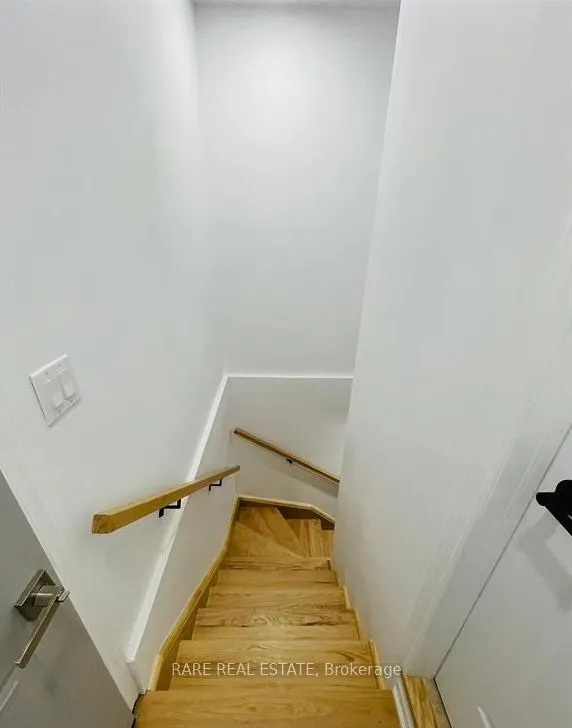 208 Willowbrook Road, #LOWER