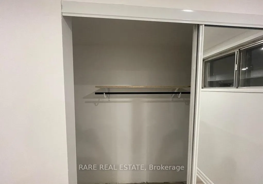 208 Willowbrook Road, #LOWER