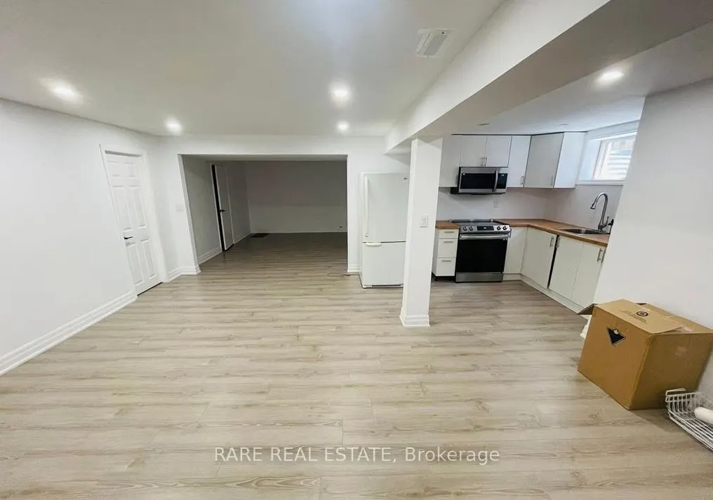 208 Willowbrook Road, #LOWER