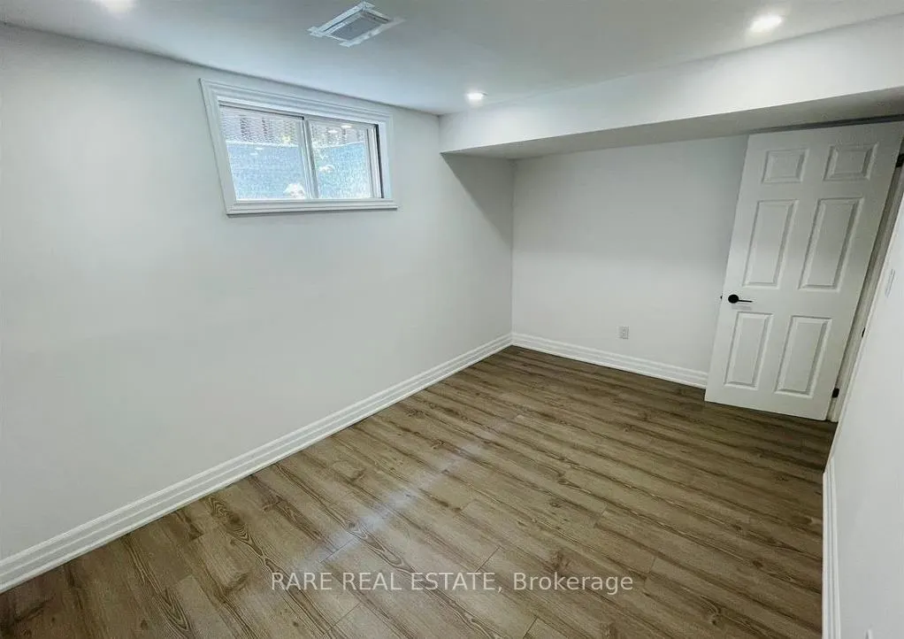 208 Willowbrook Road, #LOWER