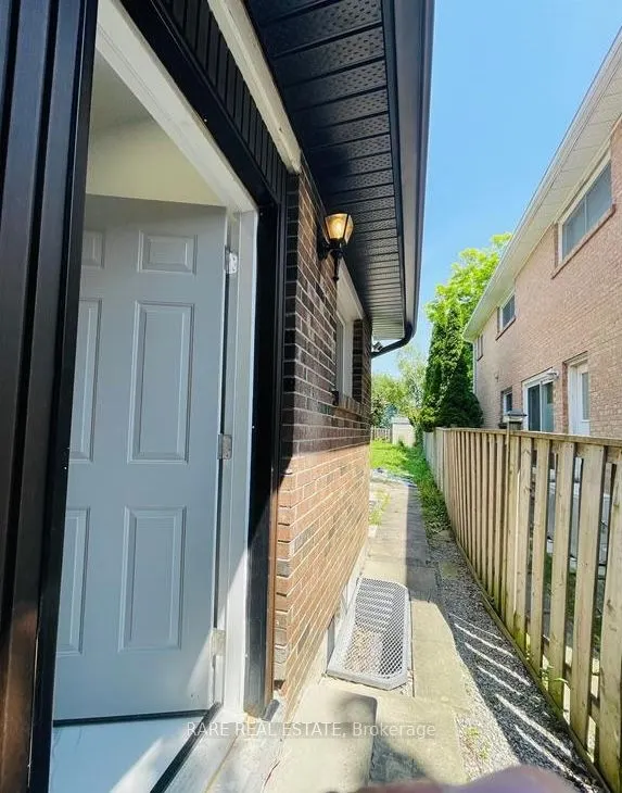 208 Willowbrook Road, #LOWER