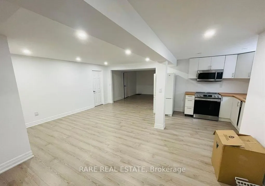 208 Willowbrook Road, #LOWER