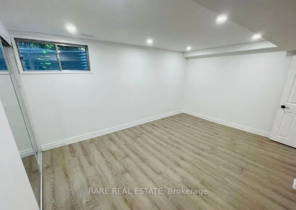 208 Willowbrook Road, #LOWER