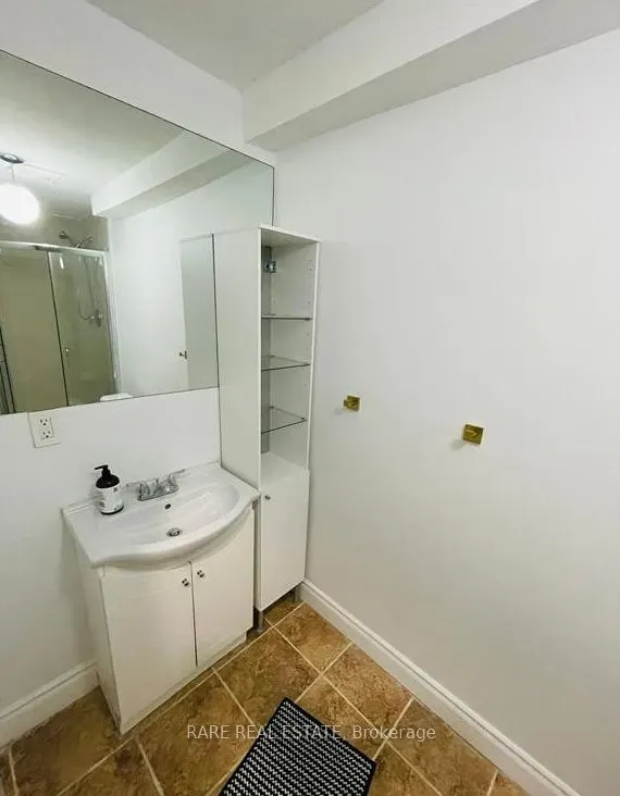 208 Willowbrook Road, #LOWER