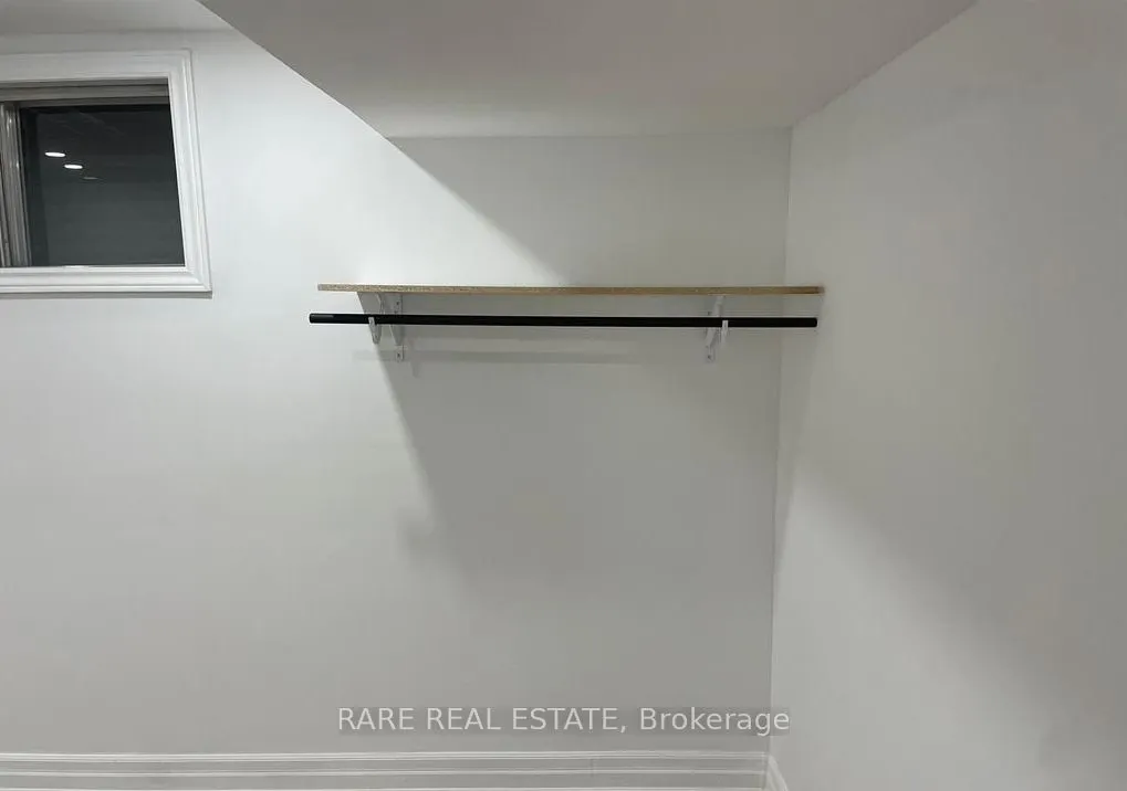 208 Willowbrook Road, #LOWER