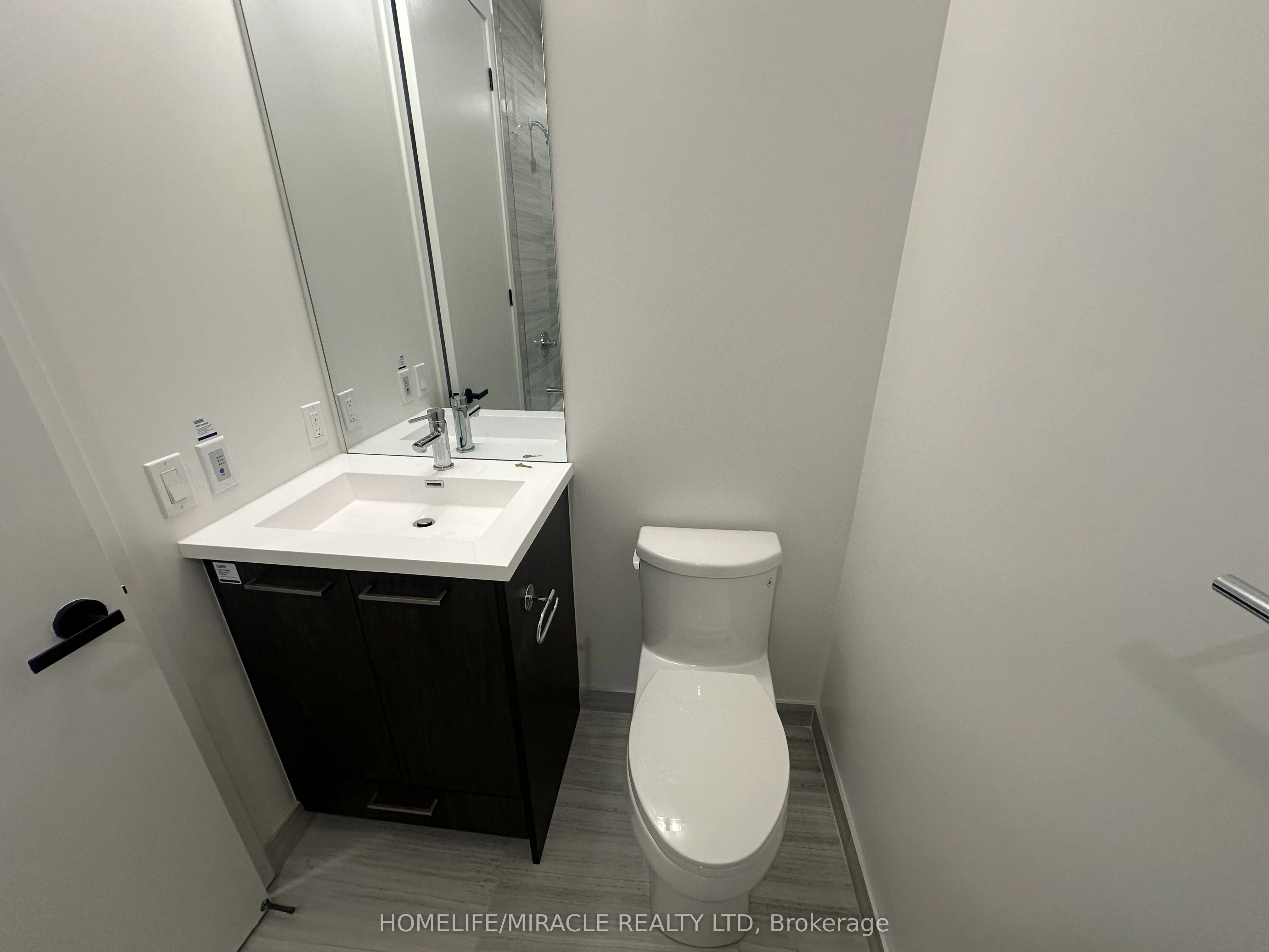 28 Interchange Way, #PH105