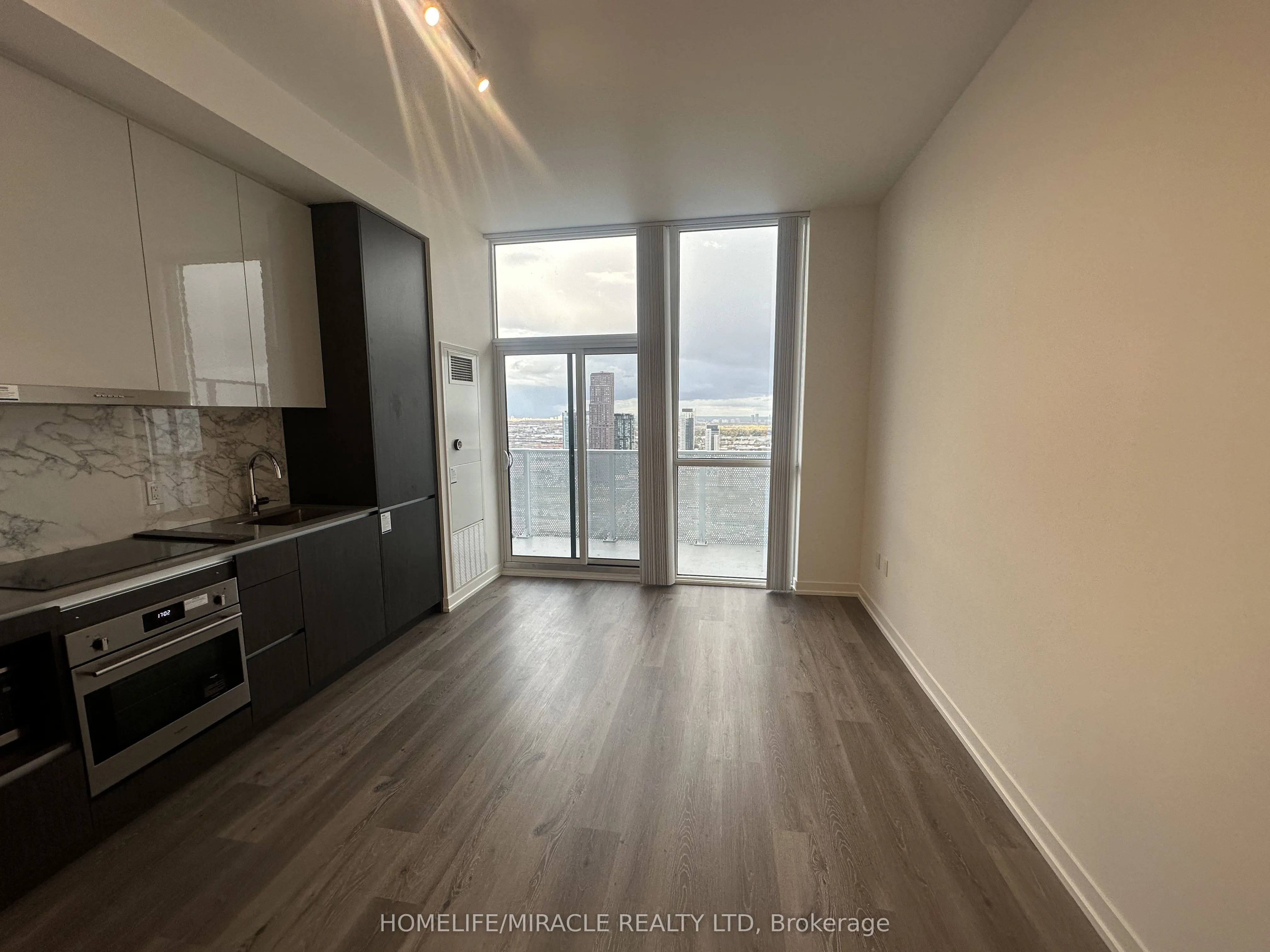 28 Interchange Way, #PH105