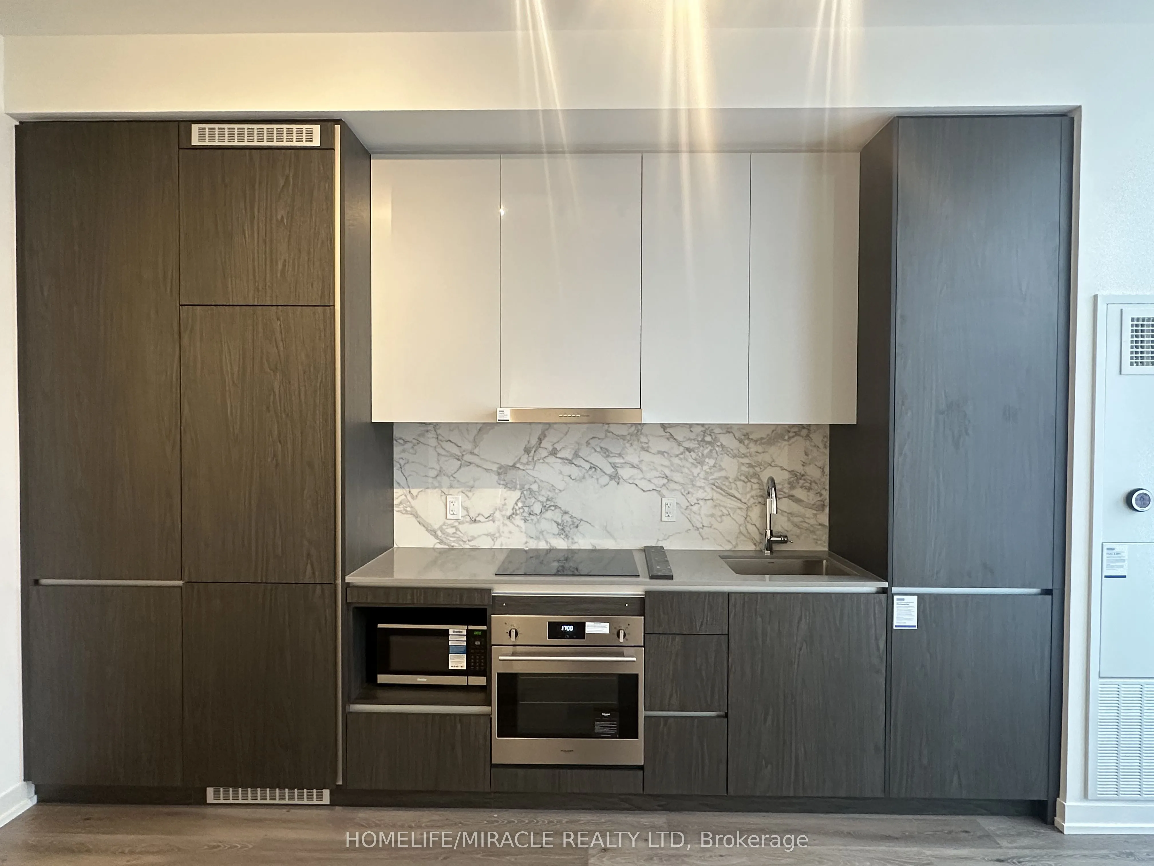 28 Interchange Way, #PH105