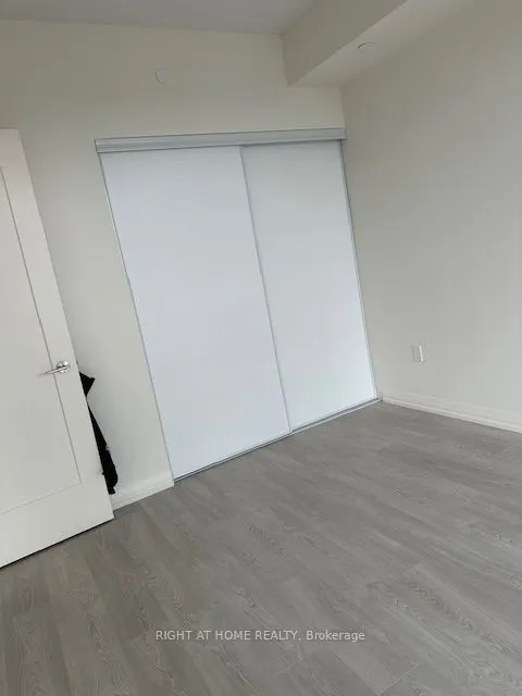 27 Korda Gate, ##906