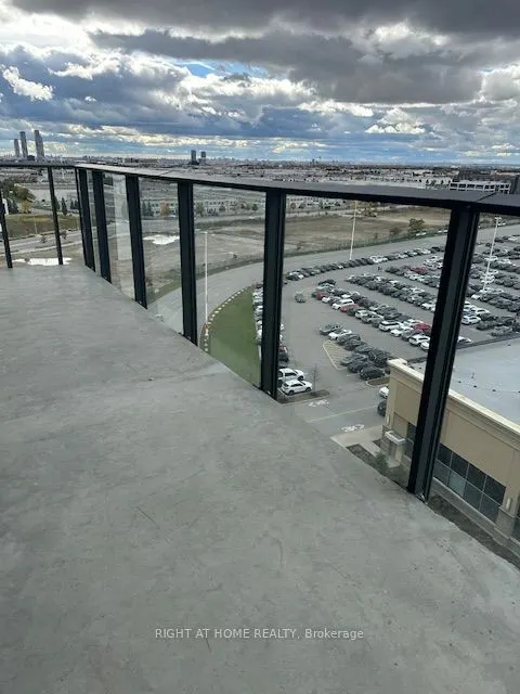 27 Korda Gate, ##906