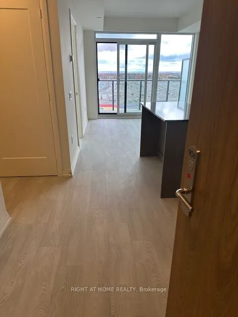 27 Korda Gate, ##906