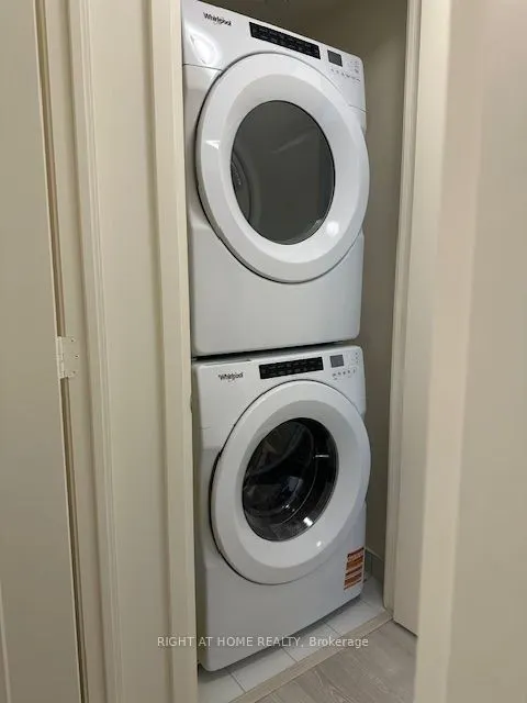 27 Korda Gate, ##906