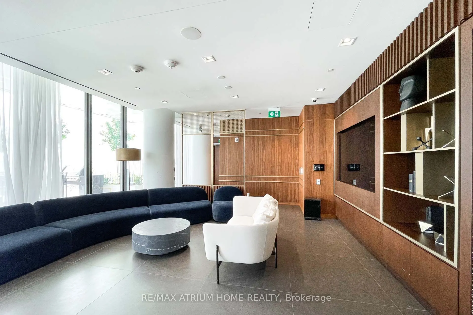 950 Portage Parkway, #2706