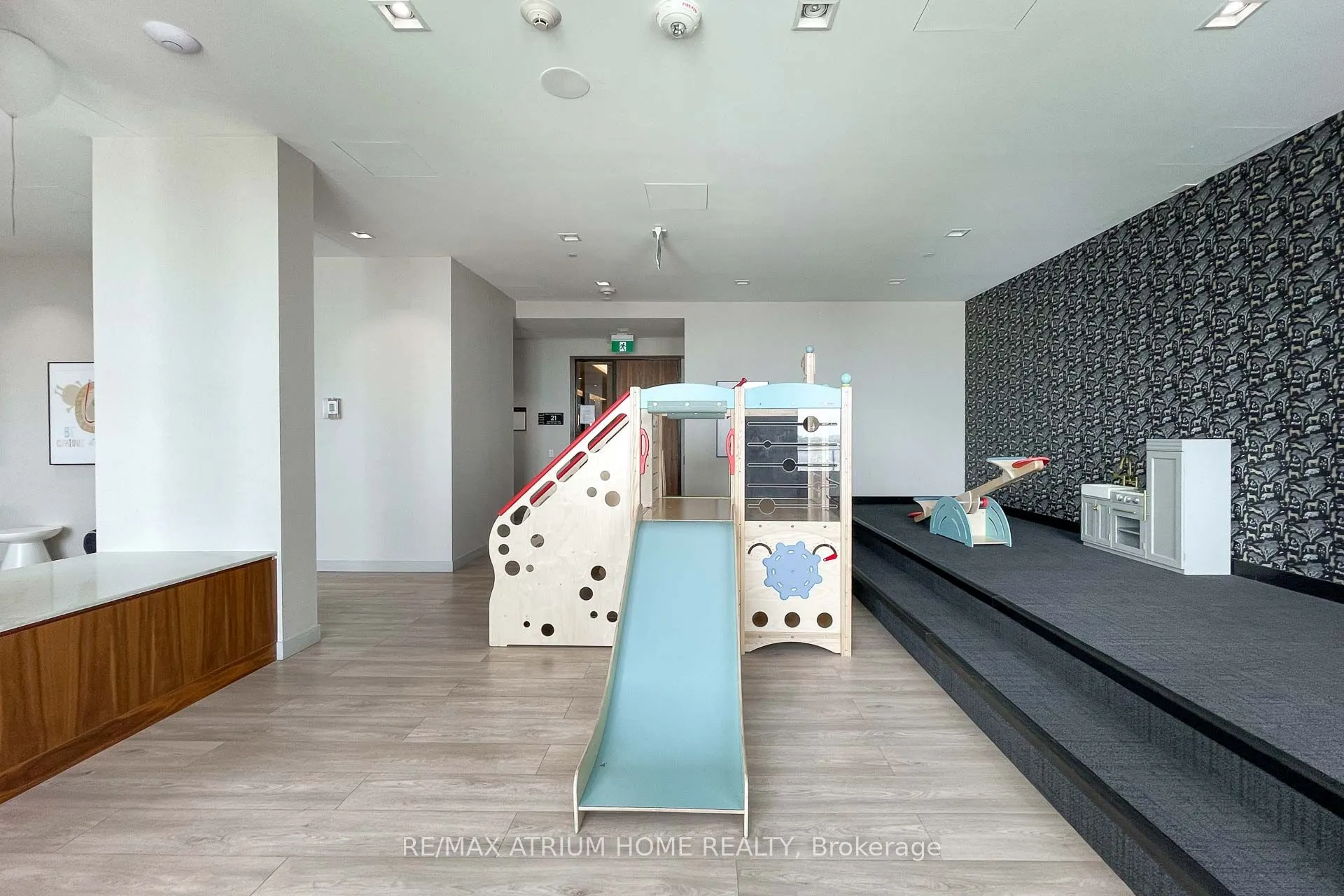 950 Portage Parkway, #2706