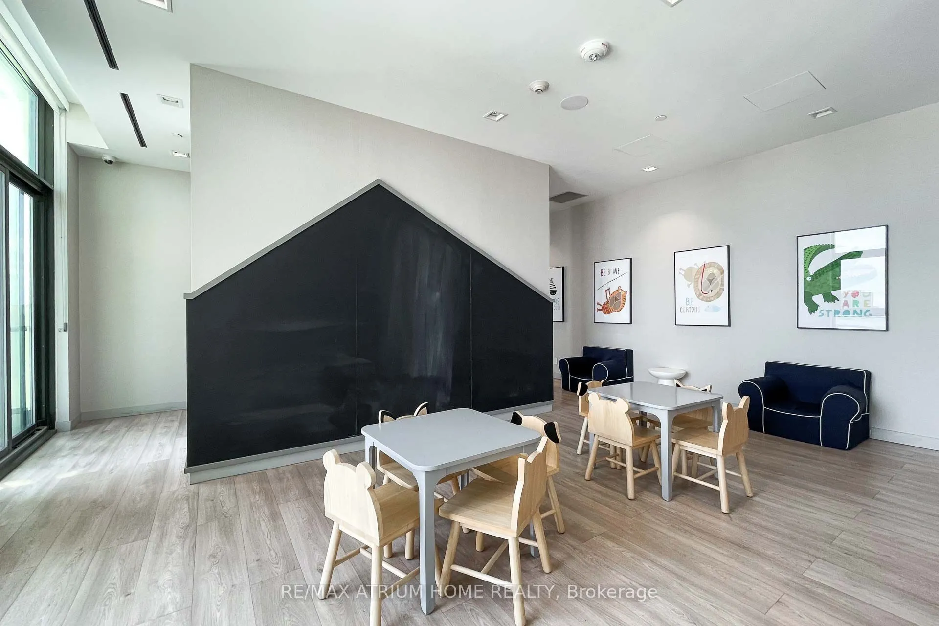 950 Portage Parkway, #2706