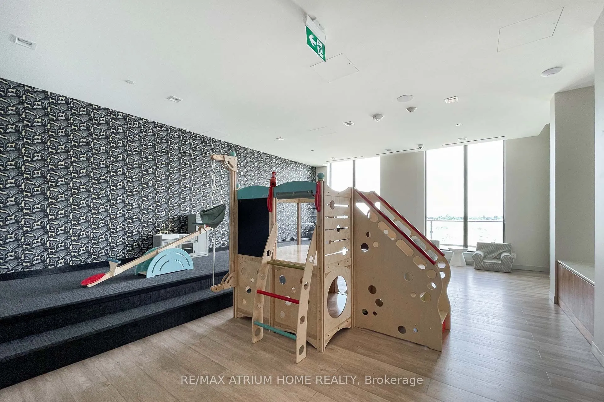 950 Portage Parkway, #2706