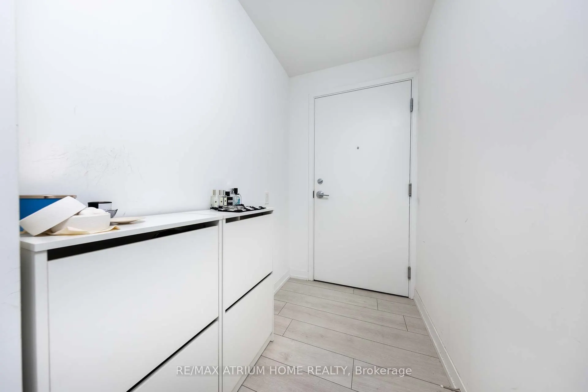 950 Portage Parkway, #2706