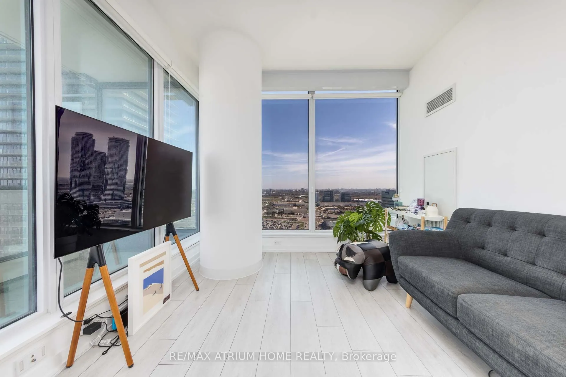 950 Portage Parkway, #2706