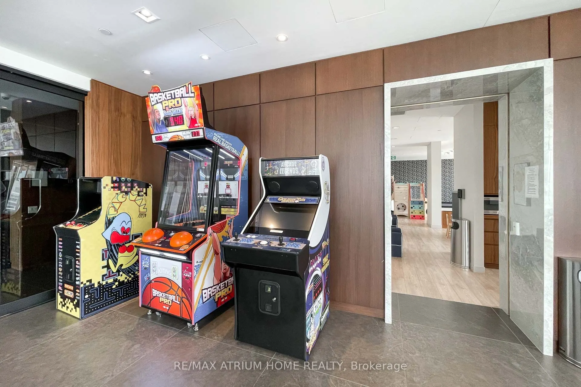 950 Portage Parkway, #2706