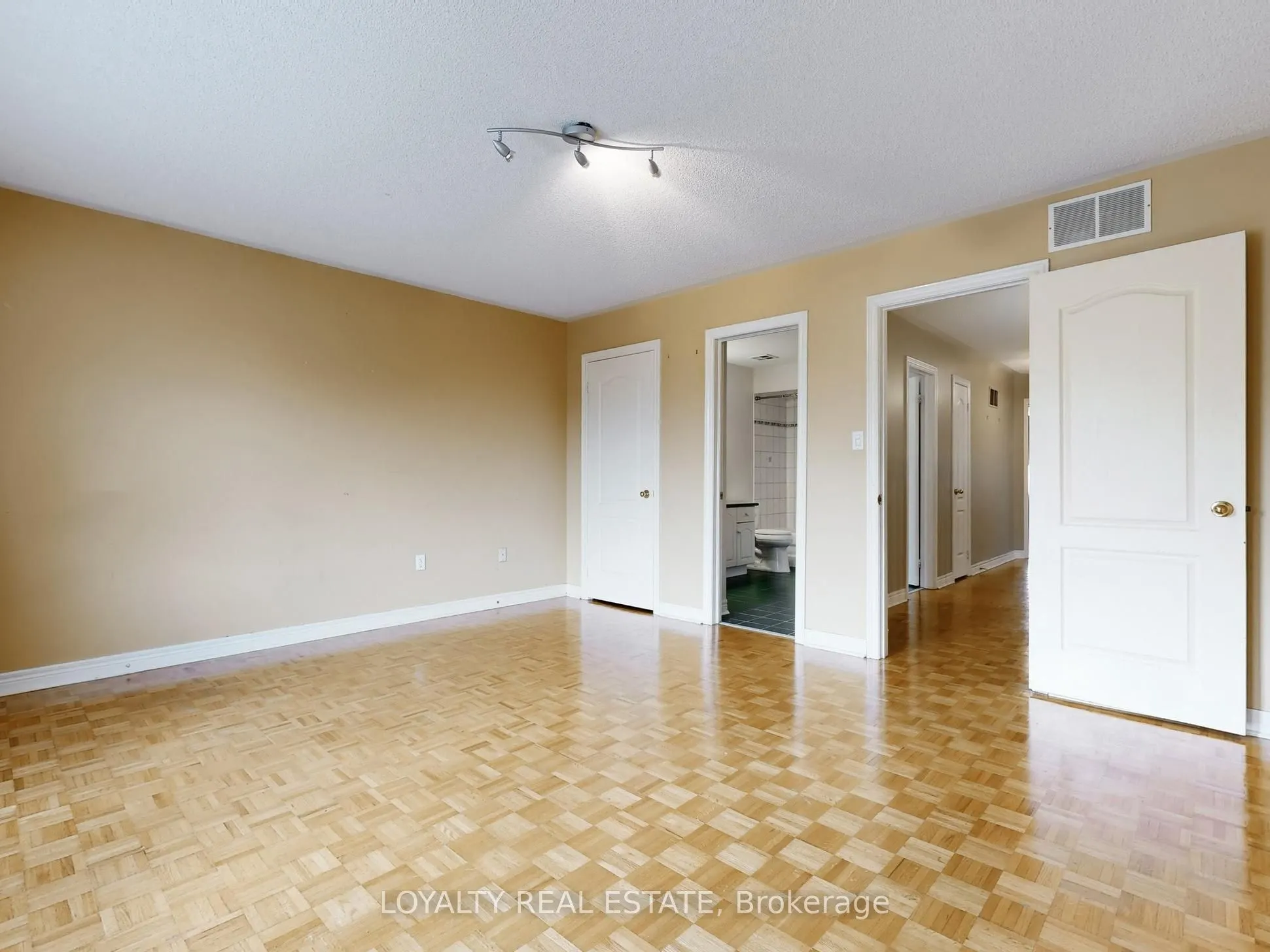 50 Thornton Crescent, #Upper Level