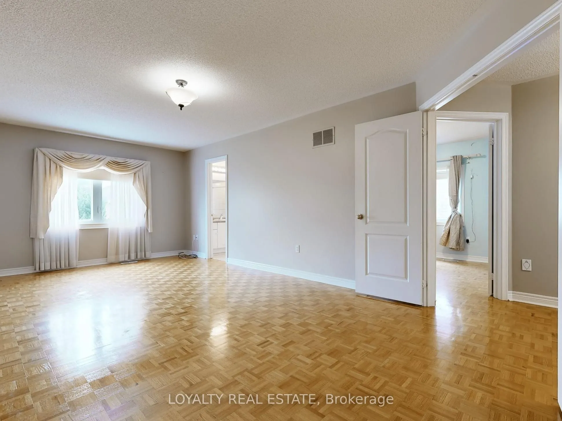 50 Thornton Crescent, #Upper Level